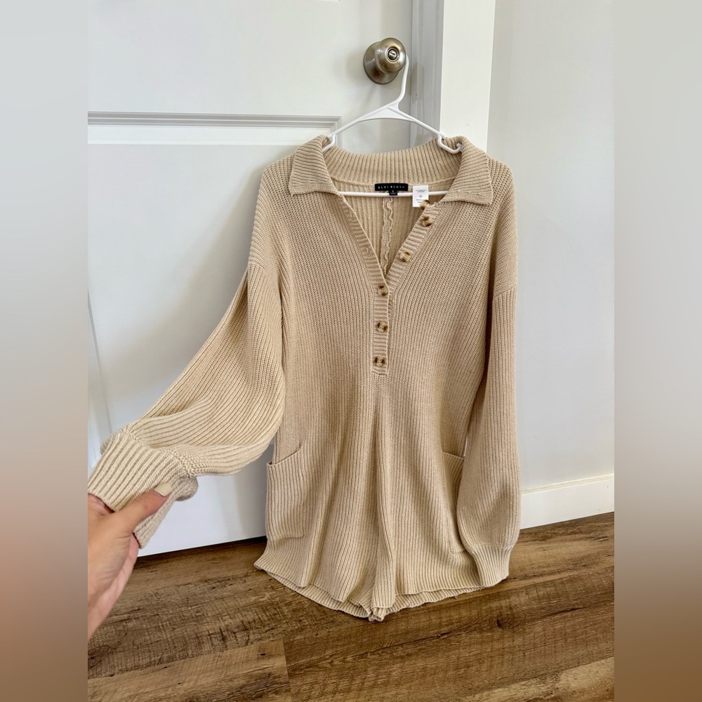 NWOT Blue Blush Beige Tan Romper Sweater Oversized Small